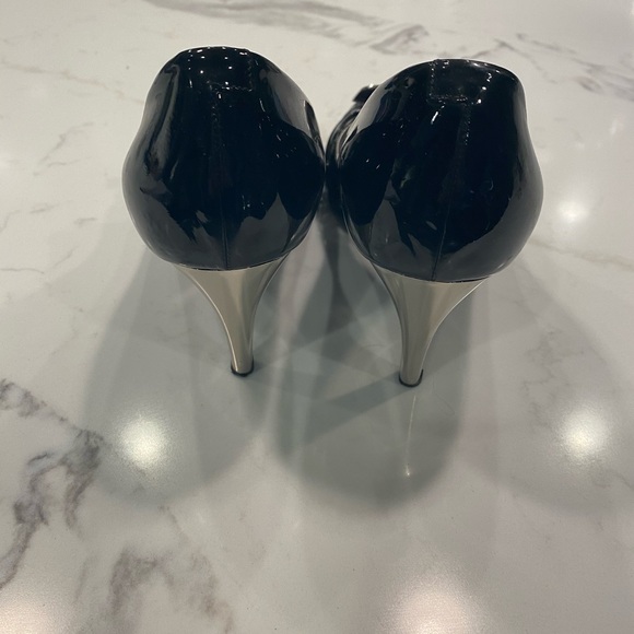 Roger Vivier Black Peep Toe Heels - Picture 3 of 7